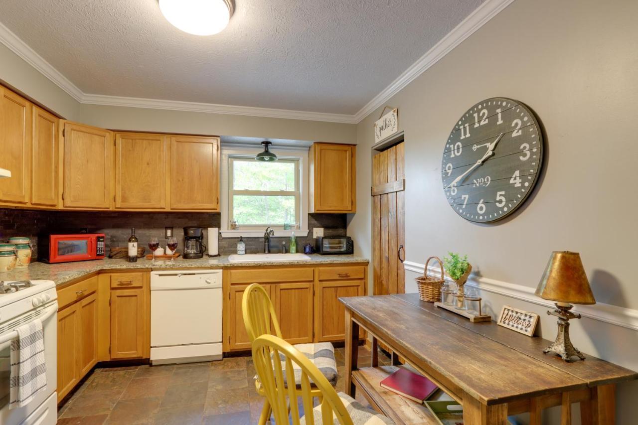 Blue Ridge Getaway With Hot Tub And Seasonal View! Villa Екстериор снимка
