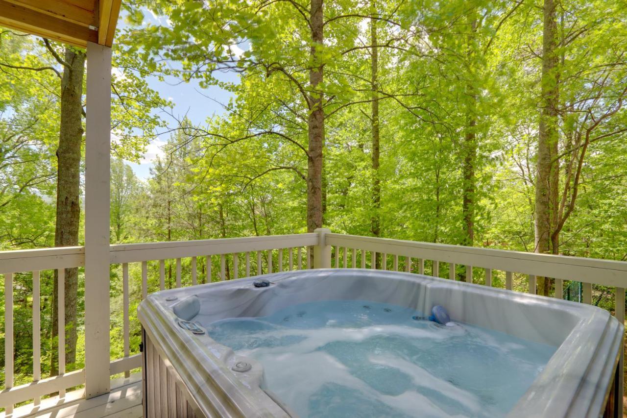 Blue Ridge Getaway With Hot Tub And Seasonal View! Villa Екстериор снимка