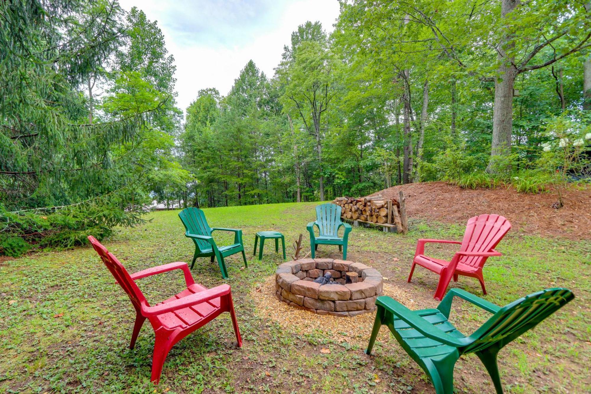Blue Ridge Getaway With Hot Tub And Seasonal View! Villa Екстериор снимка